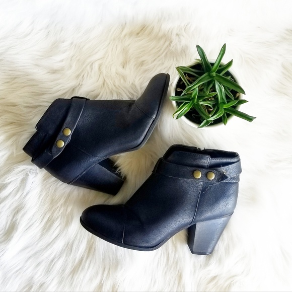 American Eagle Outfitters Shoes - American Eagle SZ 9 Black Fall Leather Ankle Boots